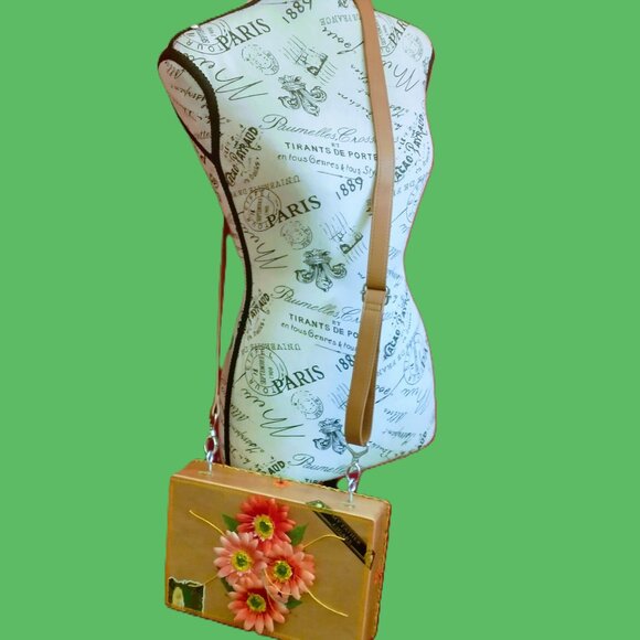 Suenos de Saundra Upcycled Collection, Jaime Garcia, My Father Cigar Box, Purse - Picture 10 of 12